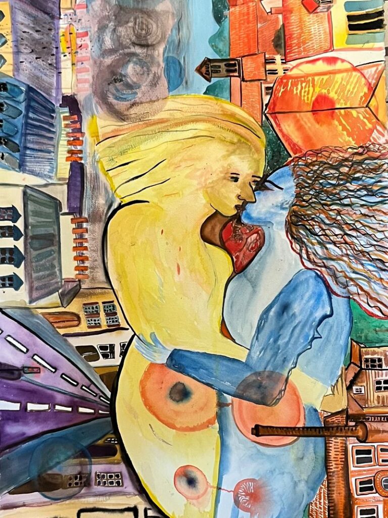 couple d'amoureux enlacés qui s'embrassent. En arrière plan, l'union de leurs deux univers respectifs, la campagne et la grande ville.